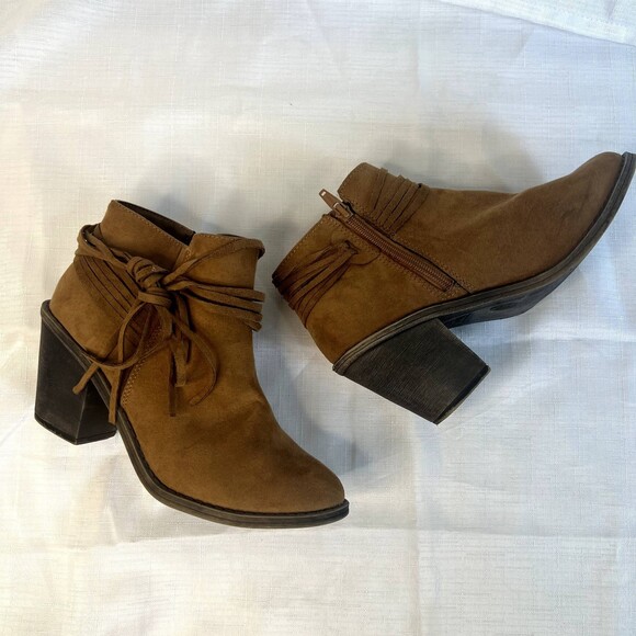 Time and True Faux Suede Heeled Tassel Brown Booties Size 8 - Picture 3 of 9